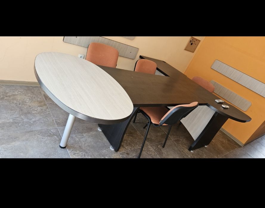 Голяма офис маса