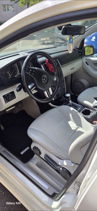 Vând mercedes clasa b 200 cdi