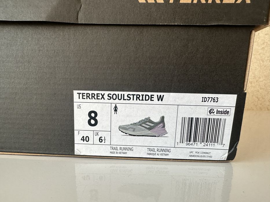 Продам Оригинальные новые Кроссовки адидас