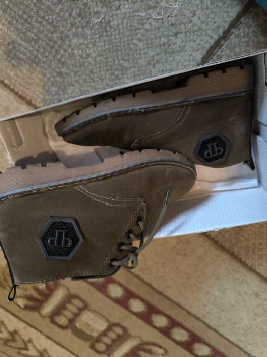 Продам ботинки осенние на мальчика