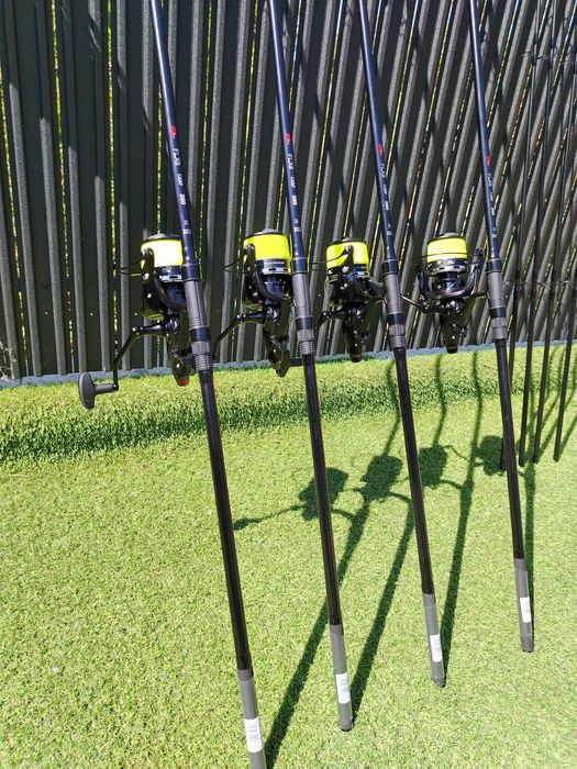 SET 4 Lansete Flx 8 CARP 3.90m,2 tronsoane + 4 Mulinet