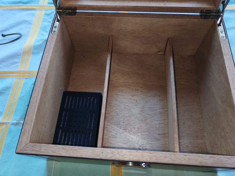 Humodor trabucuri cu capac de sticla Gabriela