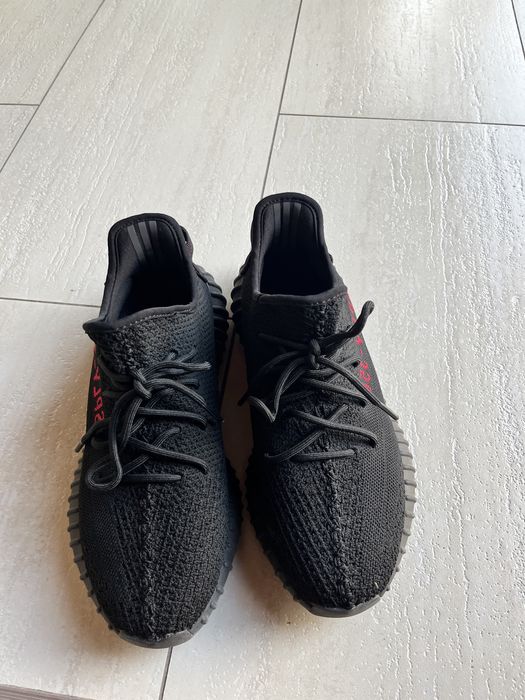 Yeezy boost 350v2 Bred