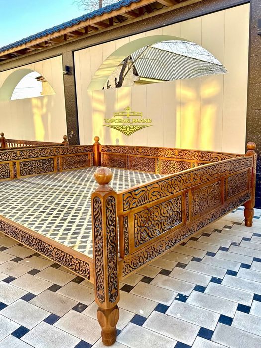 сакі • беседка • топчан • стол • стулья • тапчан • сәкі • лестница