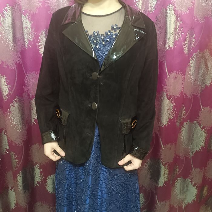 Продается пиджак из замши