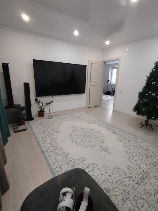 продаются 2 дома на одном участке