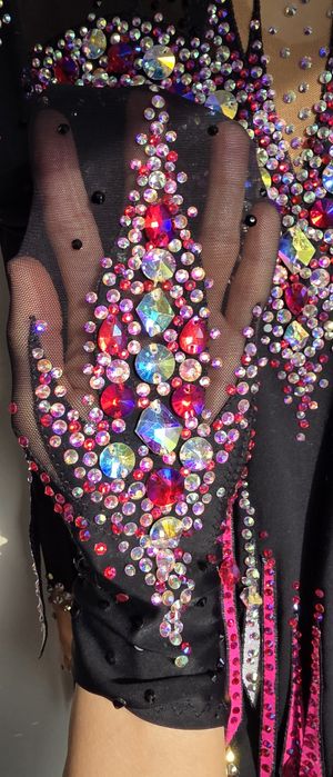 Продам гимнастический купальник