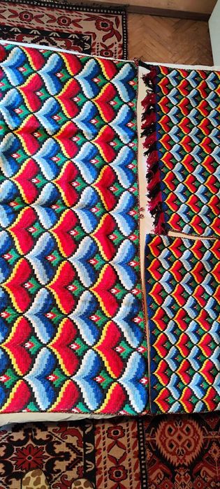 Бродирани възгавници,шевици