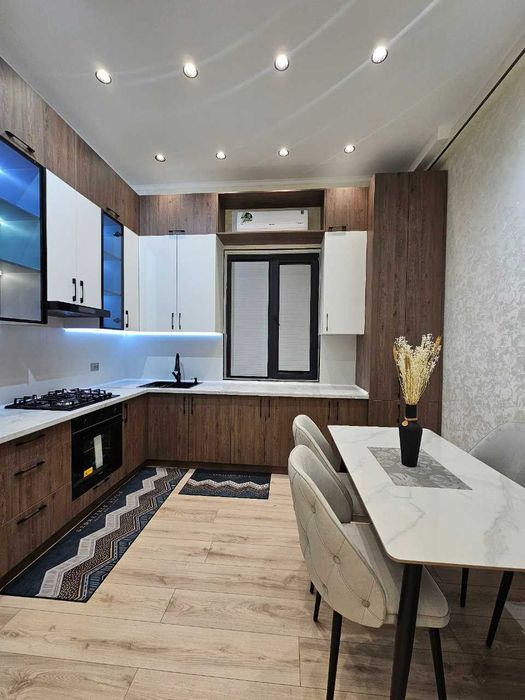 Продам 3-х комнатную с ремонтом.Чиланзар Ц квартал.метро М.Улугбек.