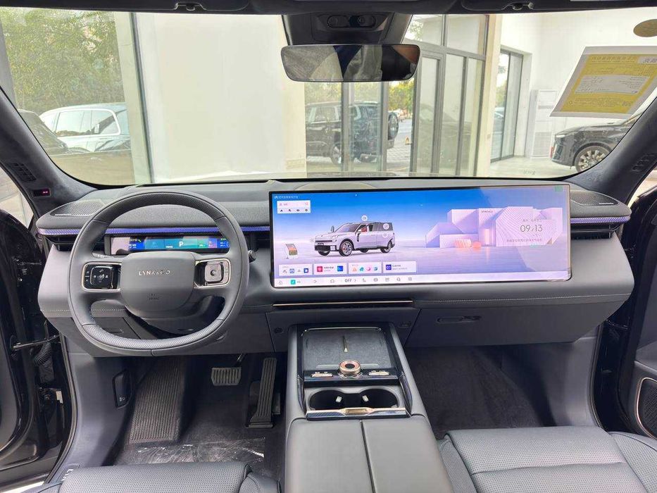 Lynk & Co 900 Ultra - гибридный кроссовер