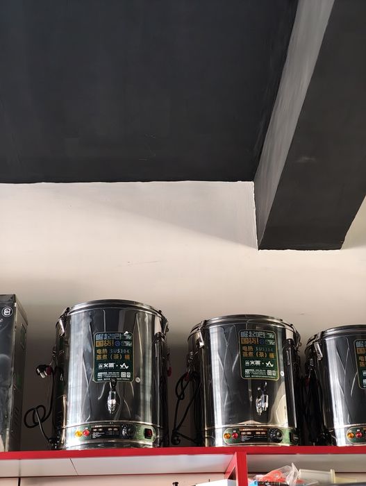 Samovar termizli hamda suv doim ulab qoyiladgon samovarlar