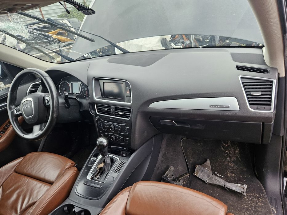 Табло с аербеци за Audi Q5