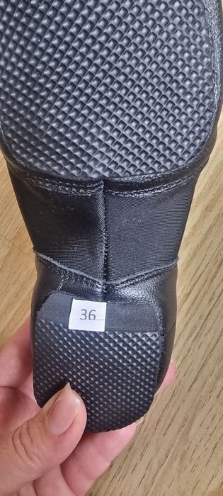 Кожаные балетки с каблуком