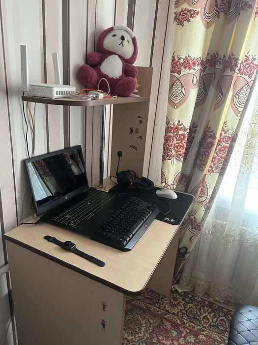 Продам стол срочно