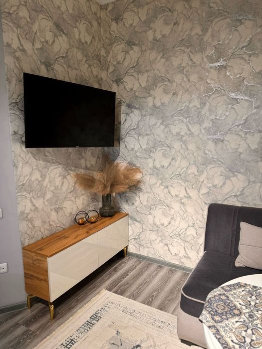 Продаётся квартира в Мирзо Улугбеке Ор напротив Локомотив Стадион