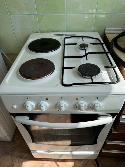 Продам газовую плиту