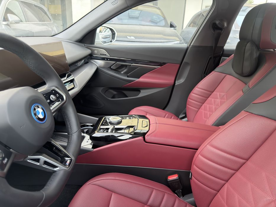 BMW i5 40L M-Sport 2025 yil full dop opsiya