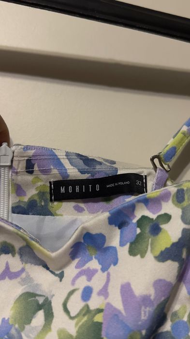 Рокля Mohito 32 размер