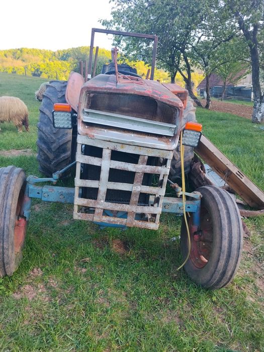 Vând tractor Massey Ferguson 135