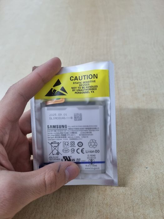 продам аккумулятор на Samsung s21 5G