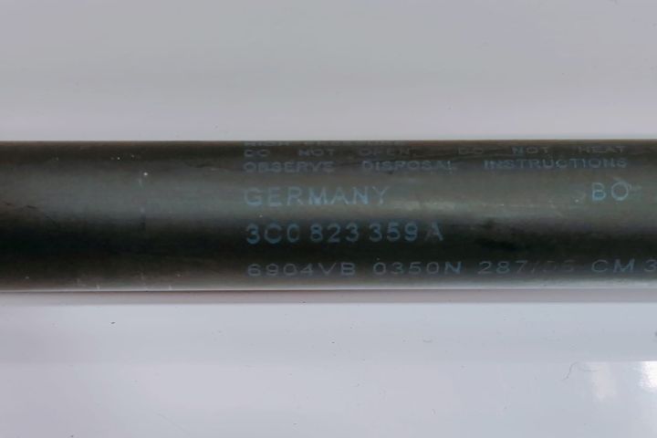 Telescop  Amortizor capota 3C0823359A Volkswagen VW Passat B6