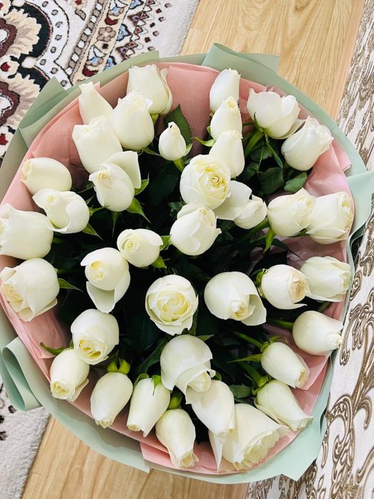 Свежий букет, Белые розы