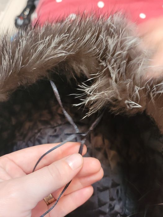 Caciula din bana naturala vulpe argintie