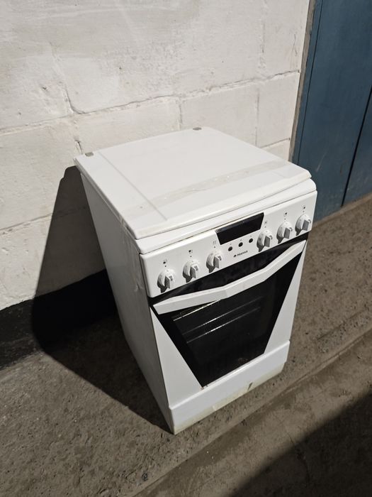 Продам эл.плиту Hansa