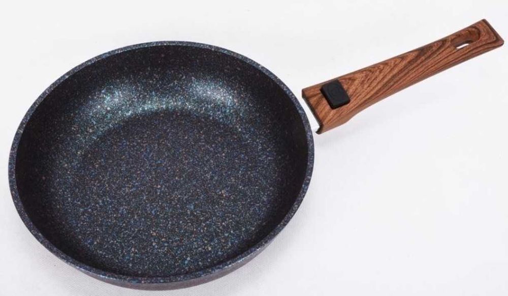 Қозонлар тўплами Кукмара Рассияда ишлаб чиқарилган янги йилга зурсовға