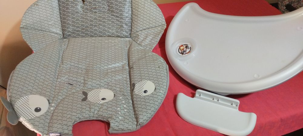 Продавам столче за хранене Chicco Polly 2 Start