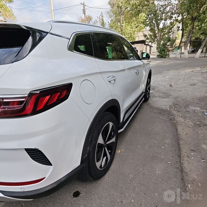 BYD Song Plus Dmi gibrit 110 km sotiladi. Kraska toza