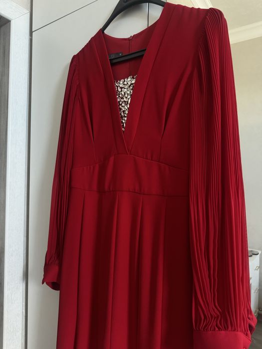 Очень красивое,качественное платье на вечер