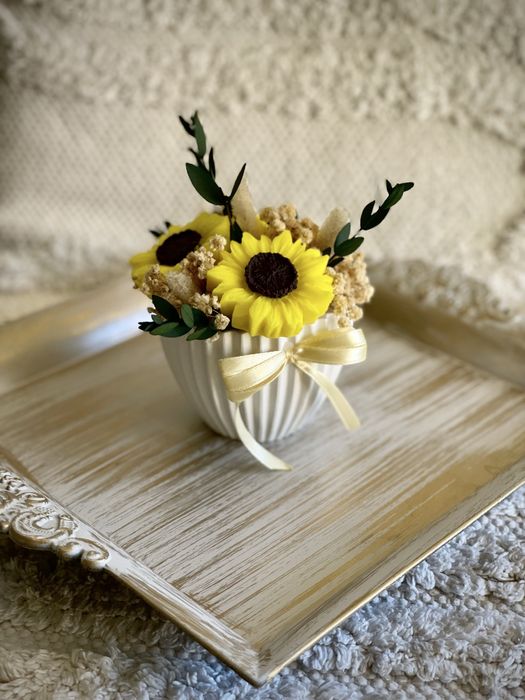 Ароматни букети в кашпа. Цветя от восък с аромат.