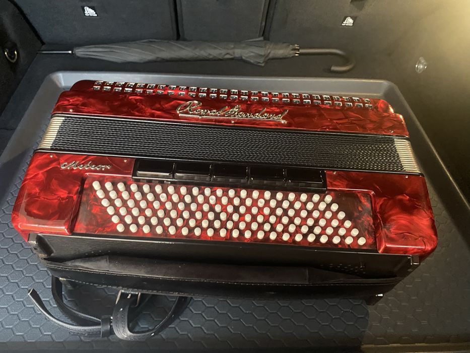 Vand acordion Royal standard