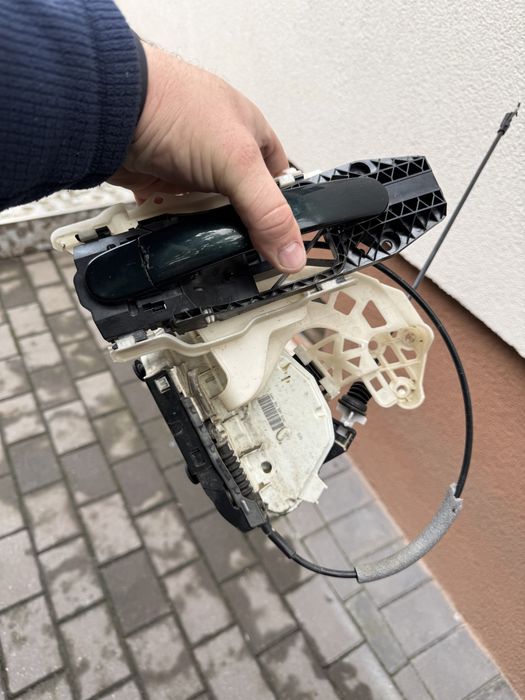 Usa/usi geam/geamuri bandou broasca cheder