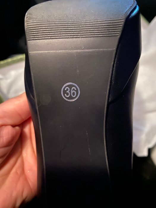 Продам туфли новые