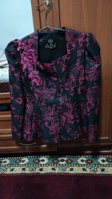 La Perla turkiya brendidigi kiyim sotiladi