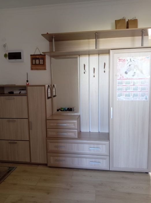 Продам прихожей,