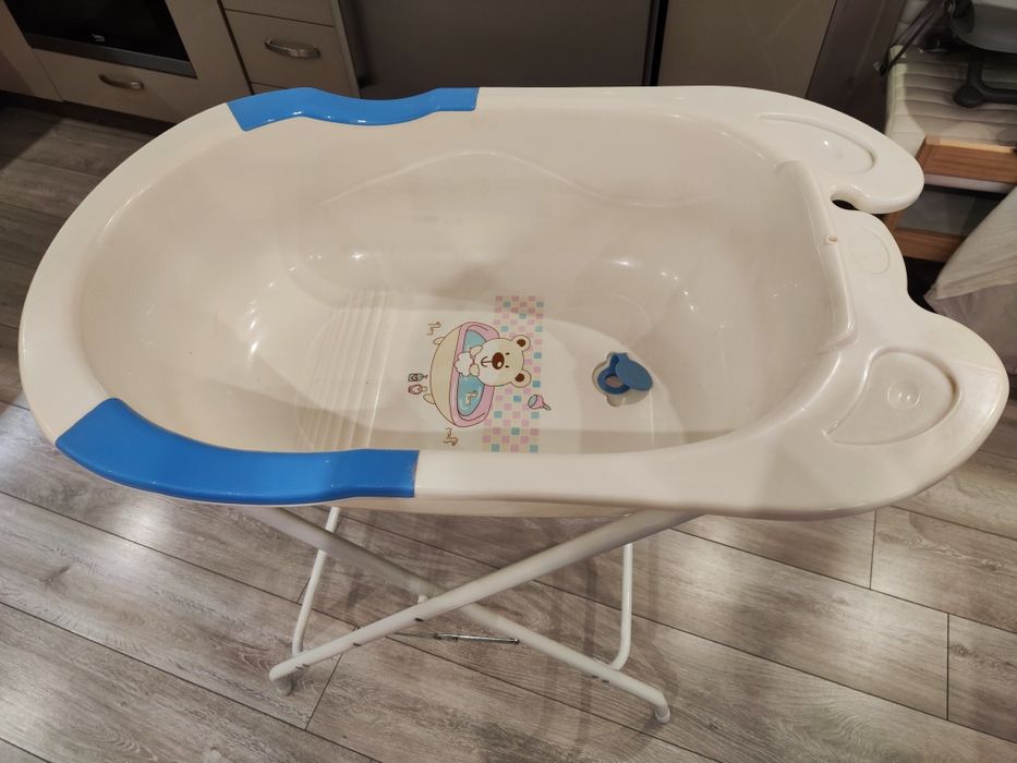 Бебешко корито  със стойка