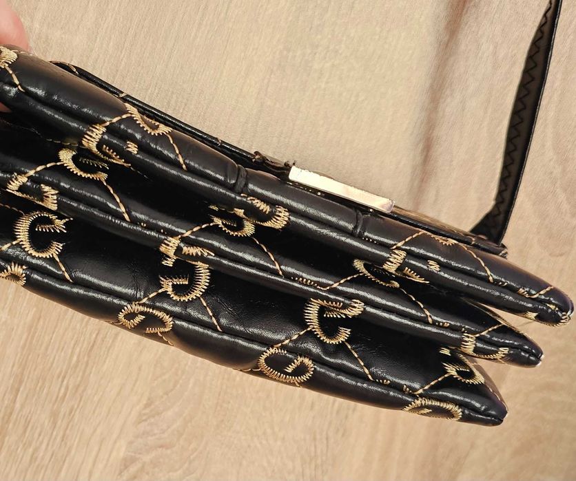 Дамска чанта през рамо