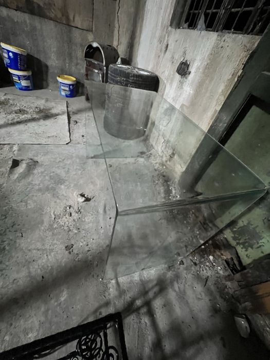 Masa din sticla in stare foarte buna - Crangasi sector 6