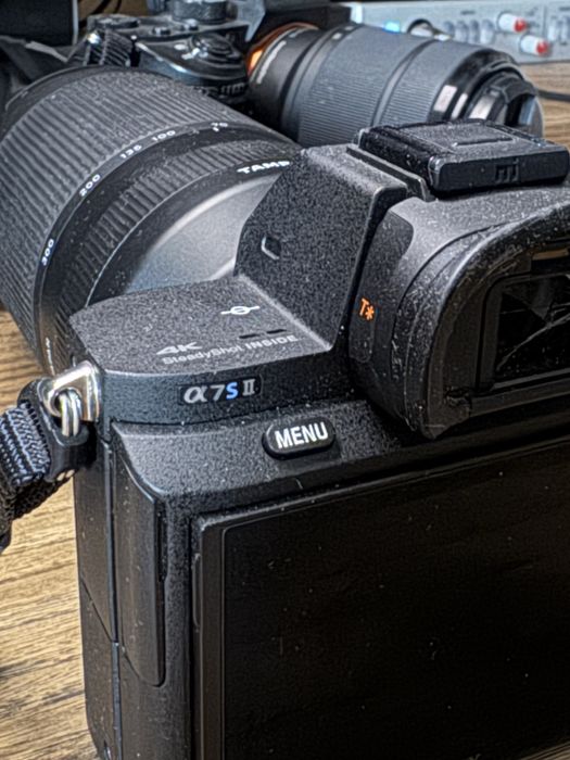 sony a7 sll  продажа / обмен обьективы есть.