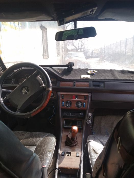 Мерседес Бенц 230