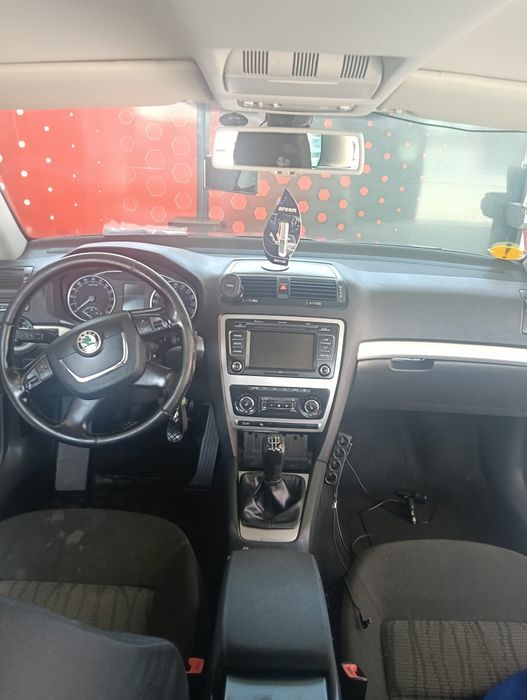SKODA Octavia 2012 — imagine 3