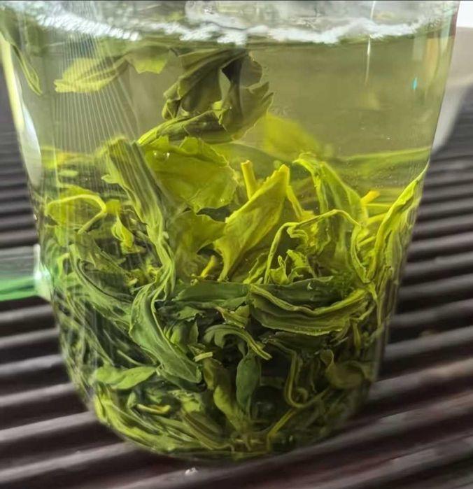 Китайский зелёный чай Шичжао Люй Ча в подарочном каробке