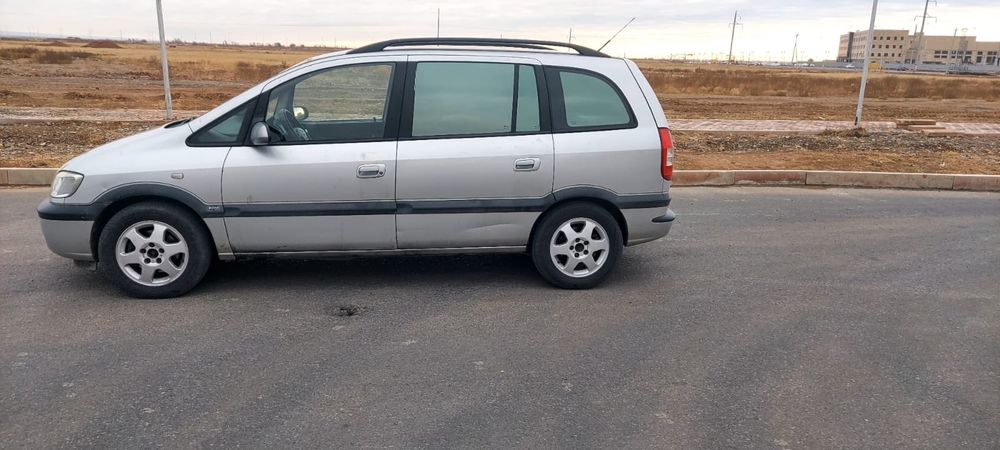 Срочно продаю машину