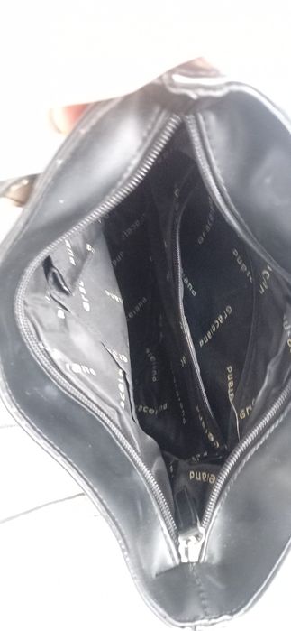 Небольшая кожаная сумка