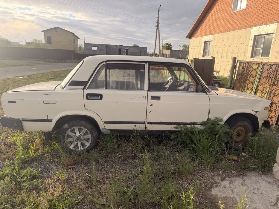 Продам ваз 21077