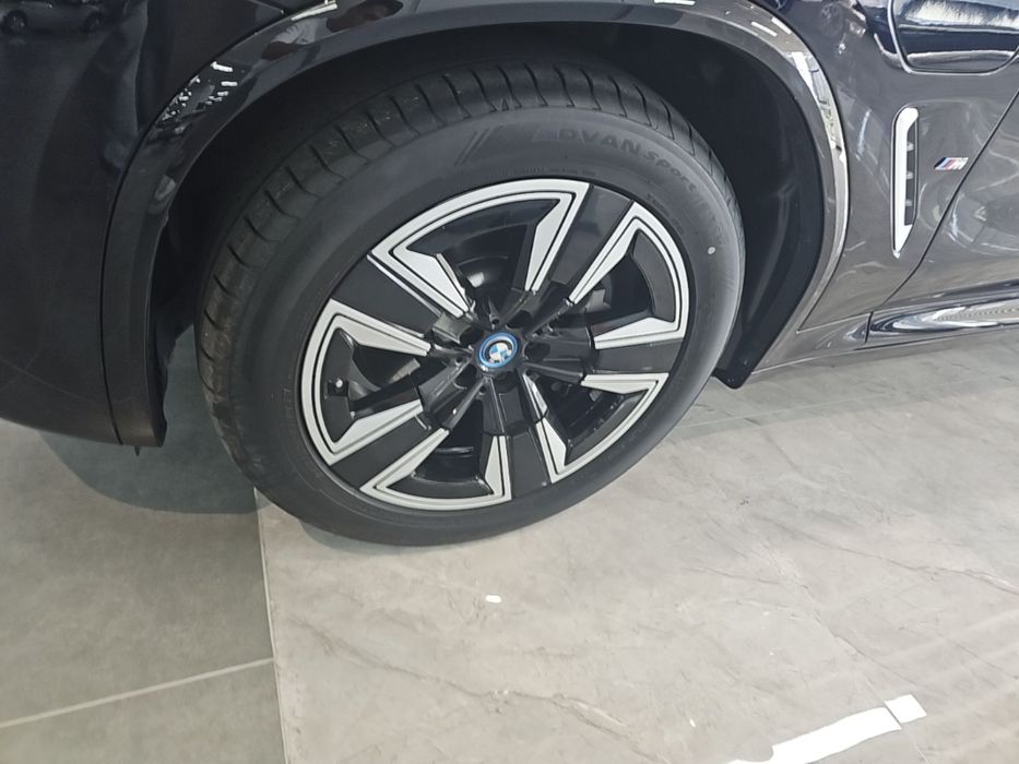 BMW iX3 2024 Leading Model электричка