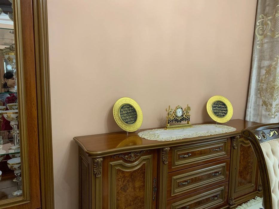 Два пенала с комудом гостиной